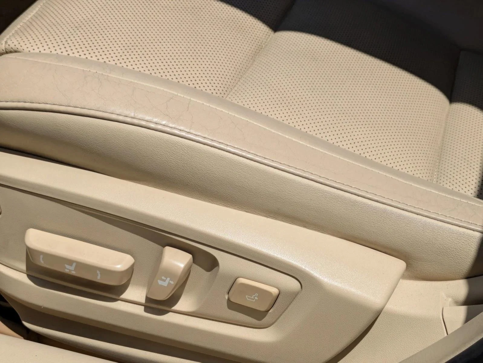 Used 2015 Nebula Gray Pearl Lexus  image 4