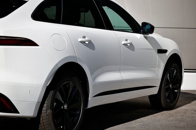 2026 Jaguar F-Pace R-Dynamic S - Photo 9