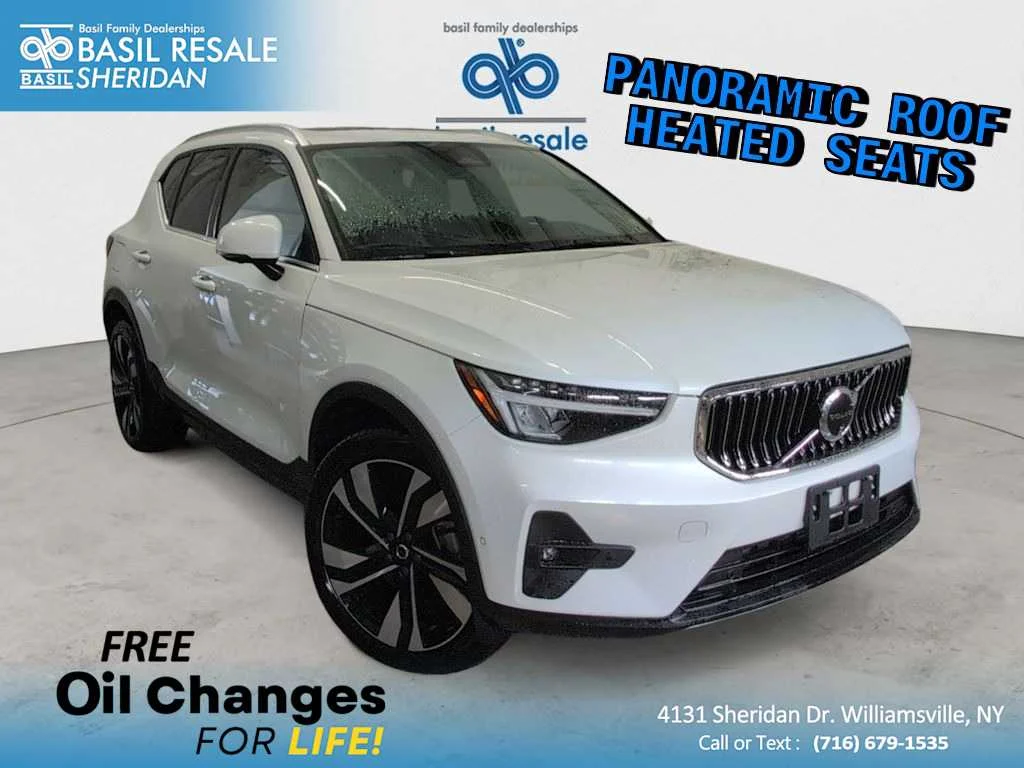 2025 Volvo XC40 B5 Plus Bright AWD's photo