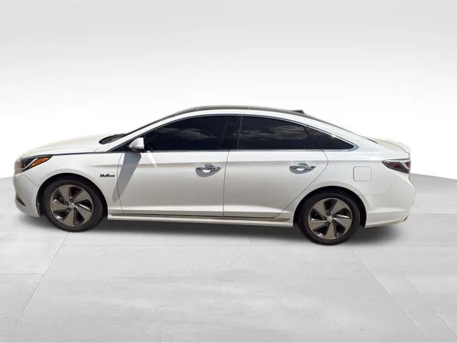 Used 2016 White Hyundai Limited image 7