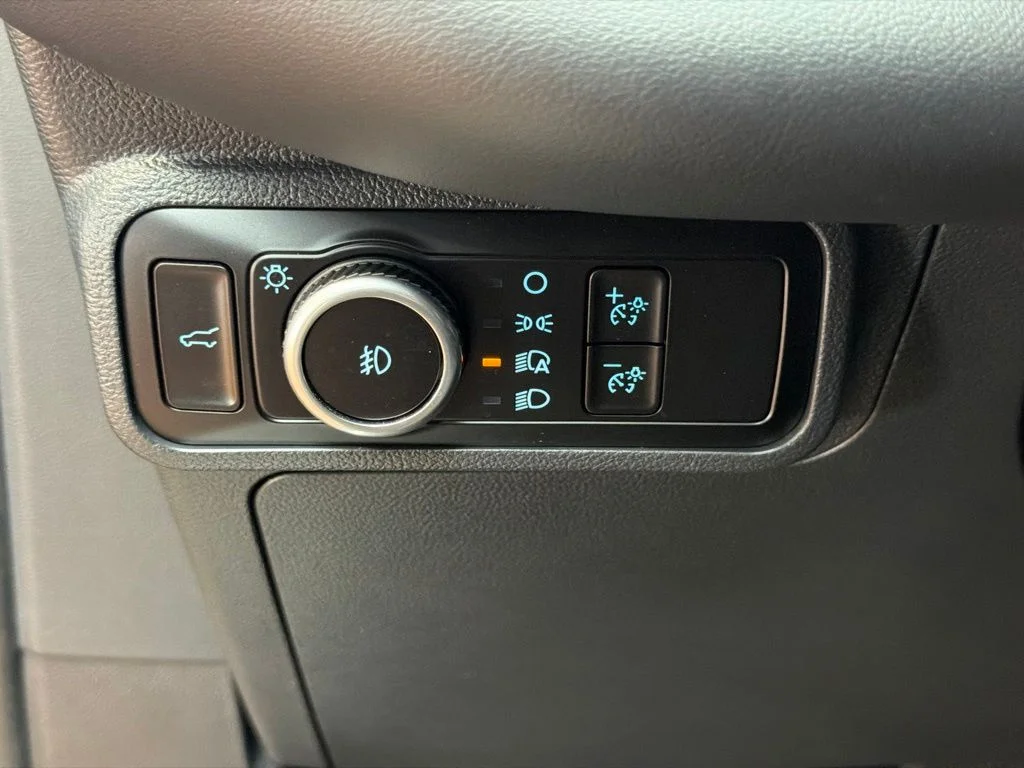 Used 2025 Carbonized Gray Metallic Ford ST-Line image 25