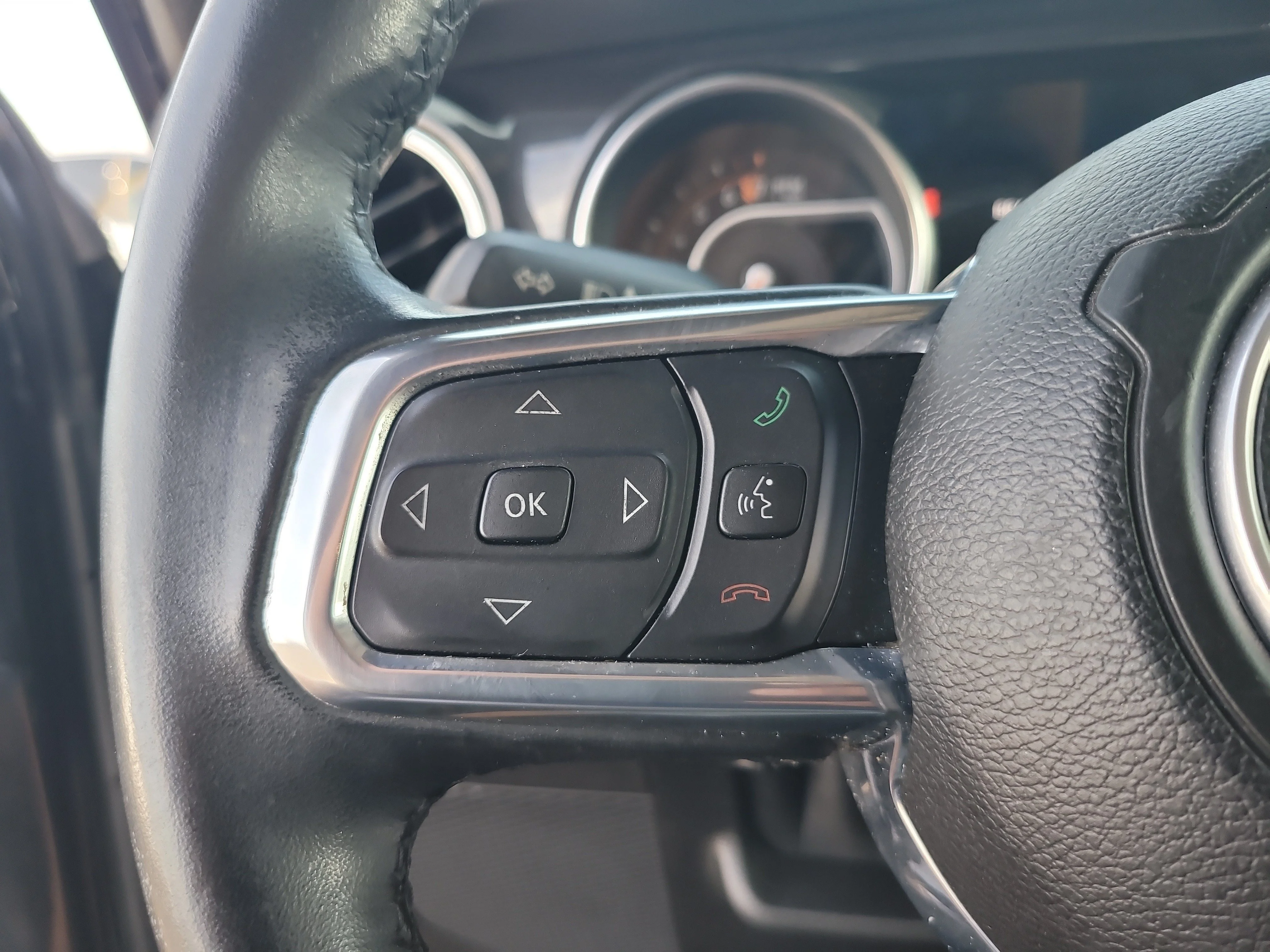Used 2020 Black Clearcoat Jeep Sahara Altitude image 27