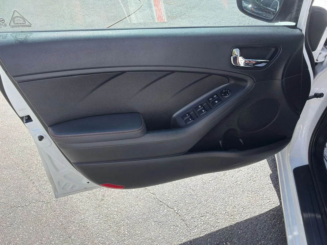 Used 2018 White Kia SX image 12