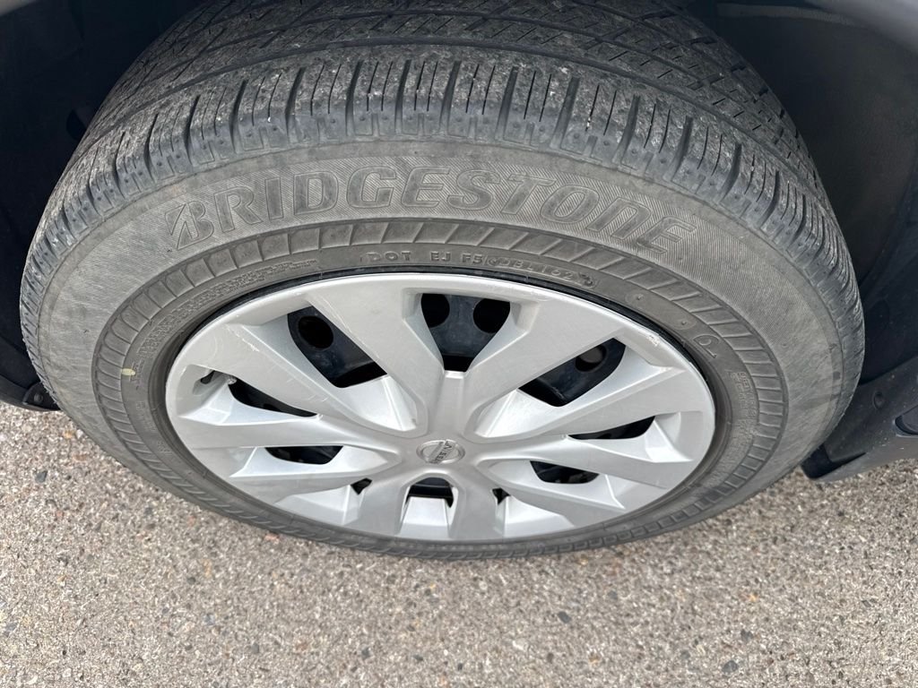 Used 2016 White Nissan S image 16