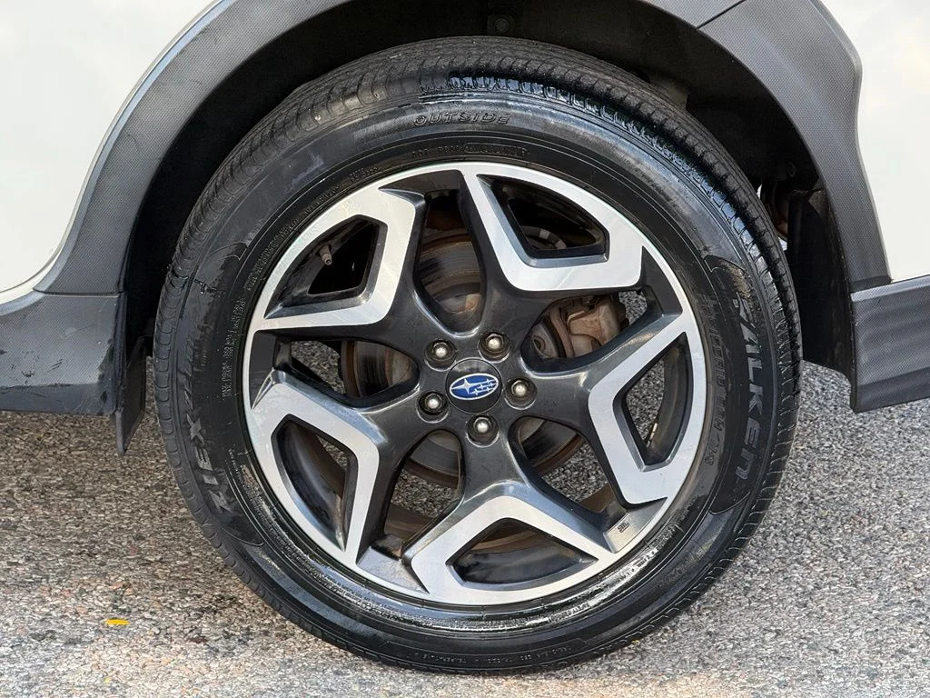 Used 2019 White Subaru 2.0i Limited image 7