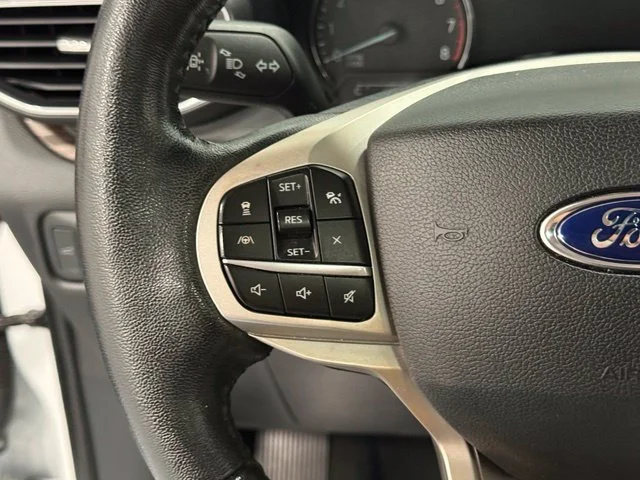 Used 2021 White Ford Limited image 16