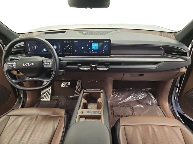 Used 2024 White Kia GT-Line image 9