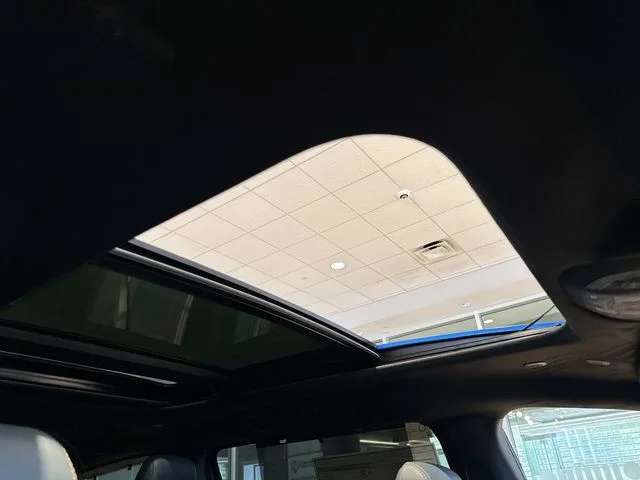 New 2027 Hydro Blue Pearl-Coat Exterior Paint Chrysler Pinnacle image 12