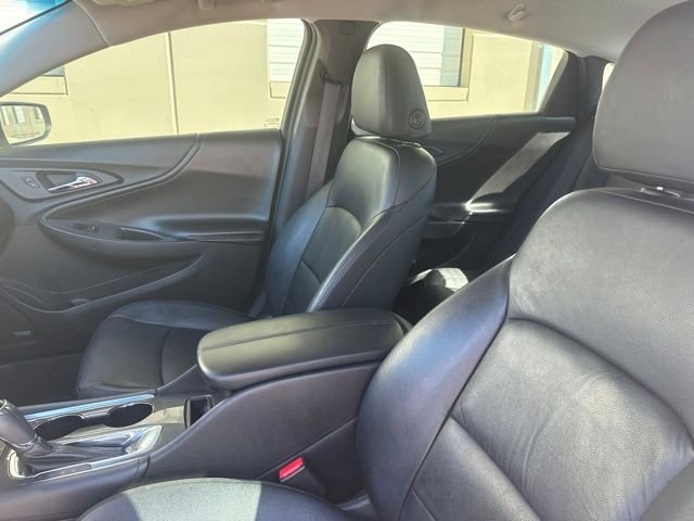 Used 2018 White Chevrolet LT image 9