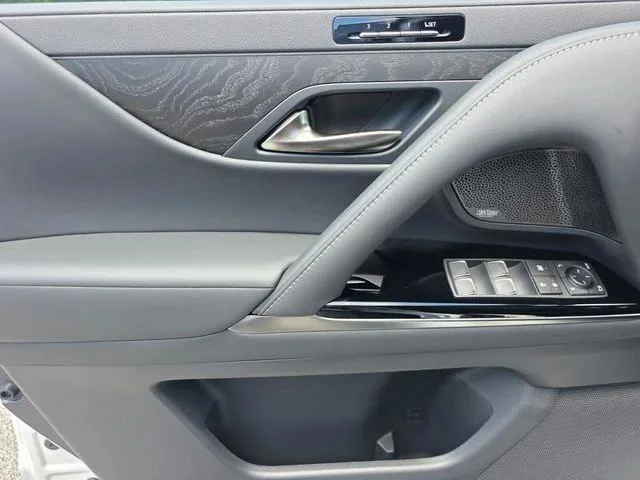 New 2026 Eminent White Pearl Lexus OVERTRAIL image 33