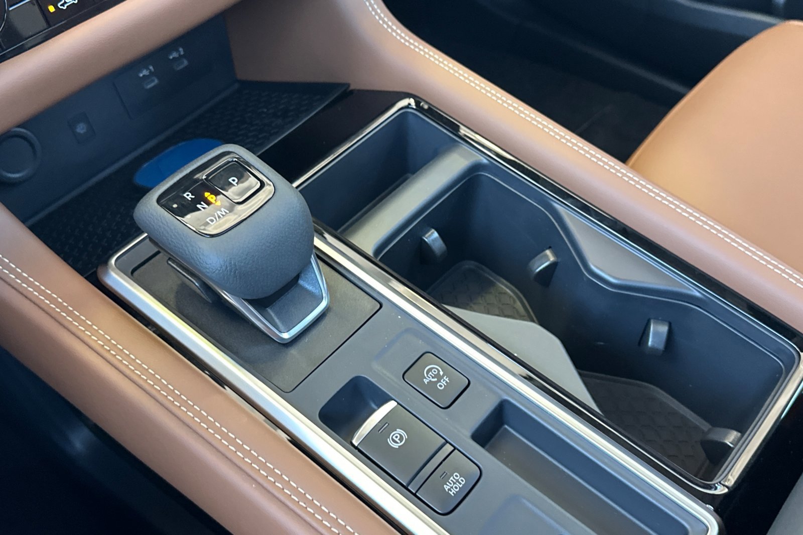 New 2026 Boulder Gray Pearl/Super Black Nissan Platinum image 22