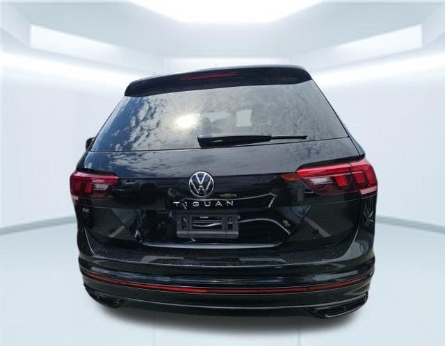 Used 2023 Black Volkswagen 2.0T SE R-Line Black image 3