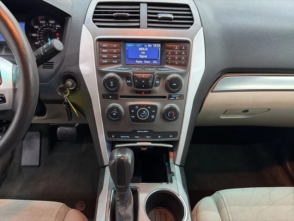 Used 2014 White Ford Base image 41