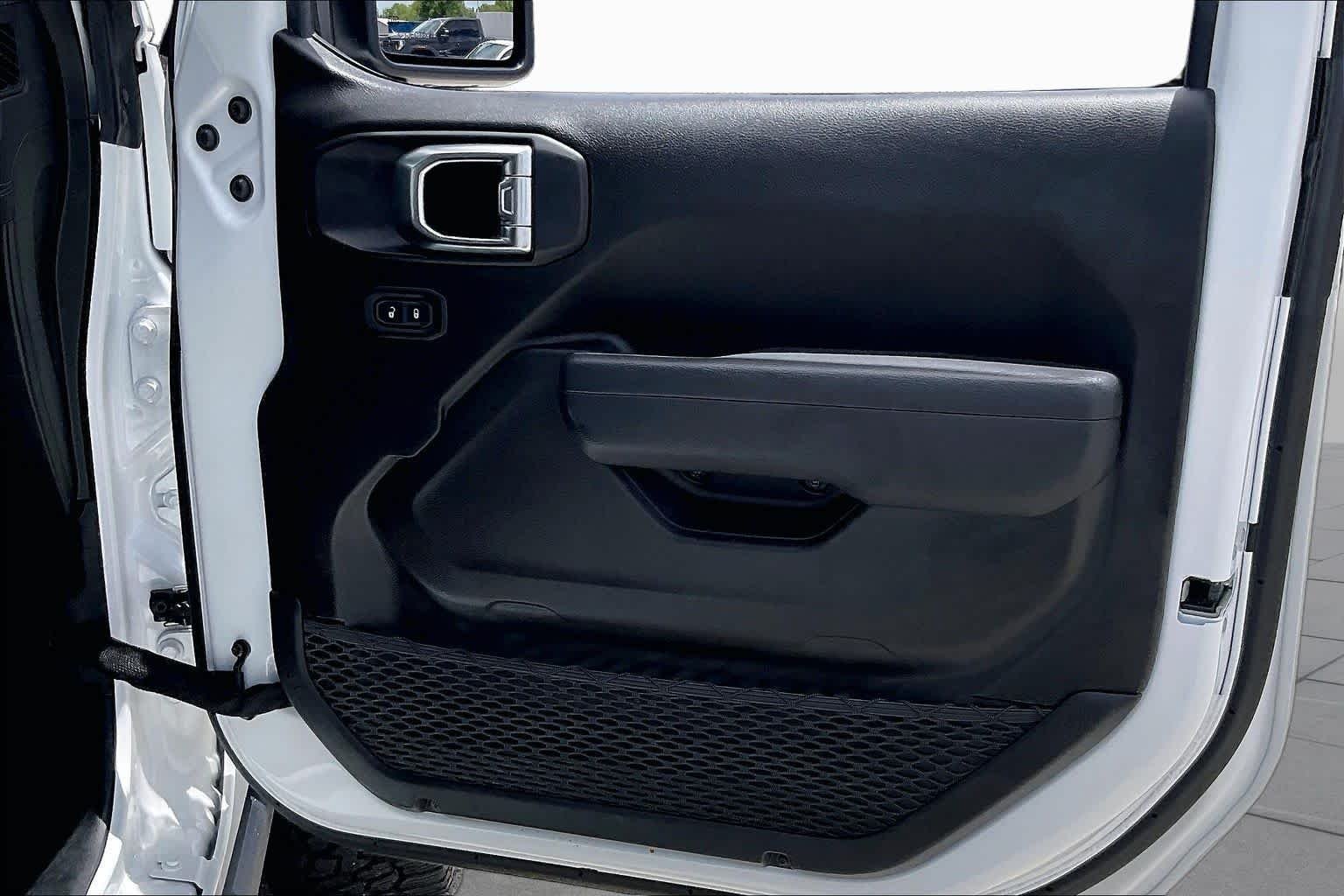 Used 2026 Bright White Clearcoat Jeep Rubicon image 21