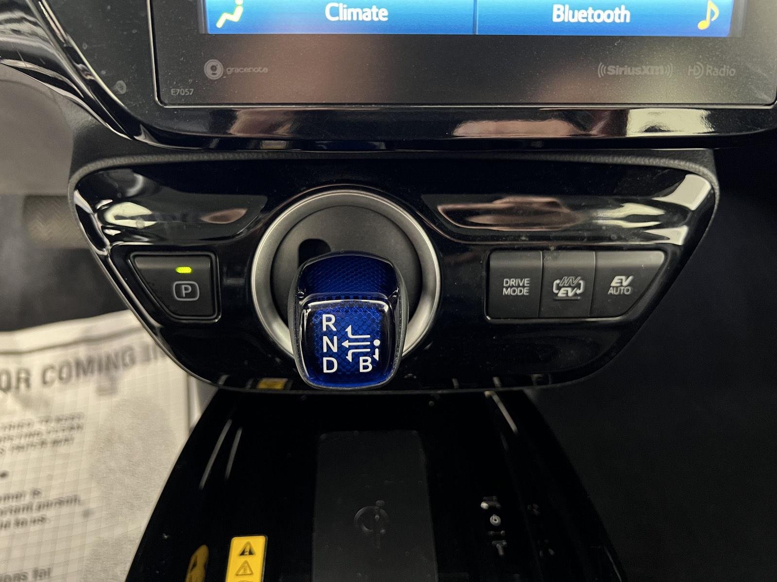 Used 2022 Wind Chill Pearl Toyota XLE image 22