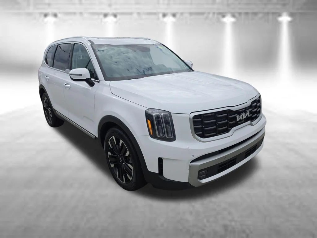 Used 2023 White Kia SX image 2