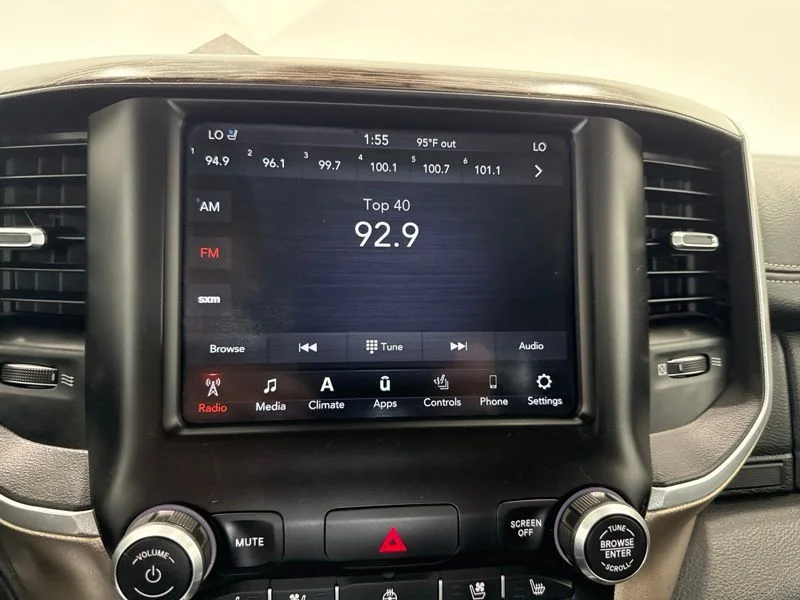 Used 2020 Silver Ram Laramie image 27