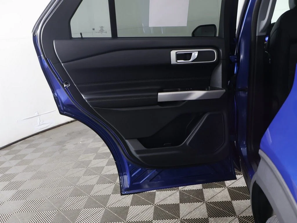 Used 2023 Blue Ford XLT image 23