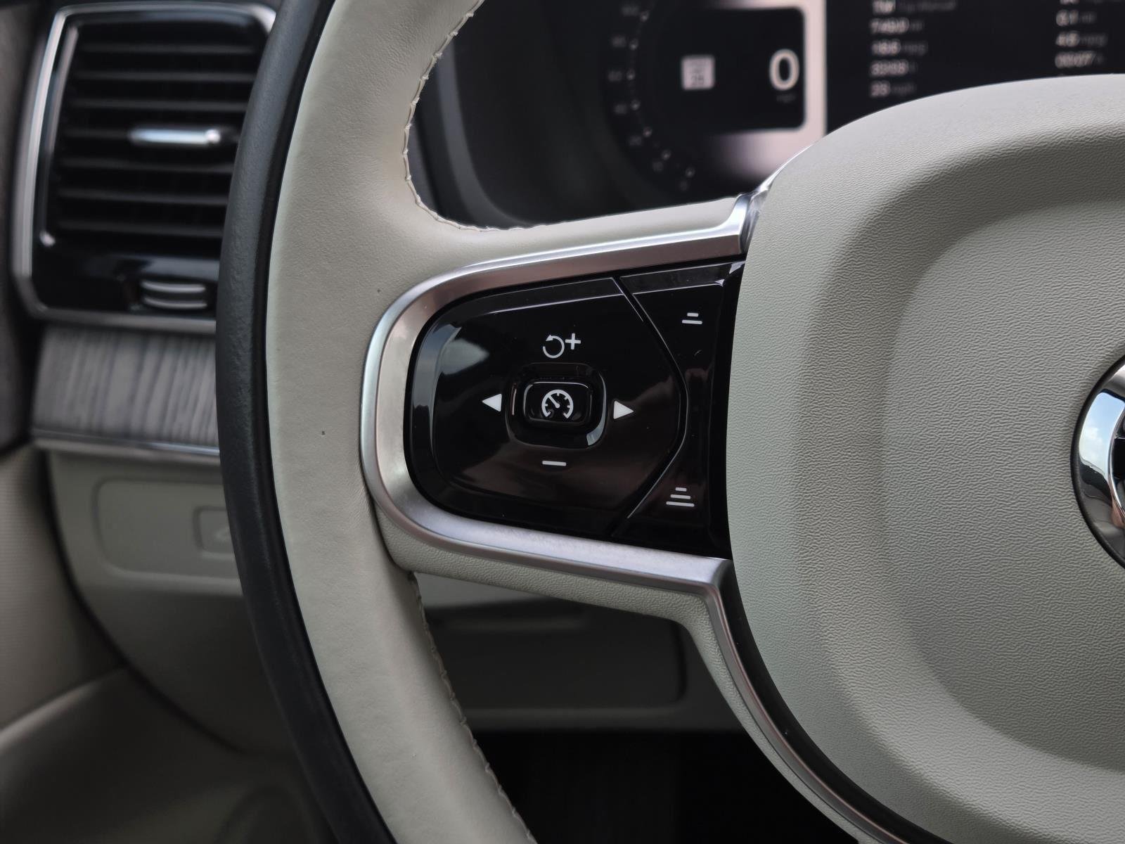 Certified Used 2023 Thunder Grey Metallic Volvo Ultimate image 23