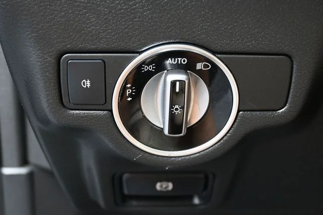 Used 2019 Black INFINITI LUXE image 29