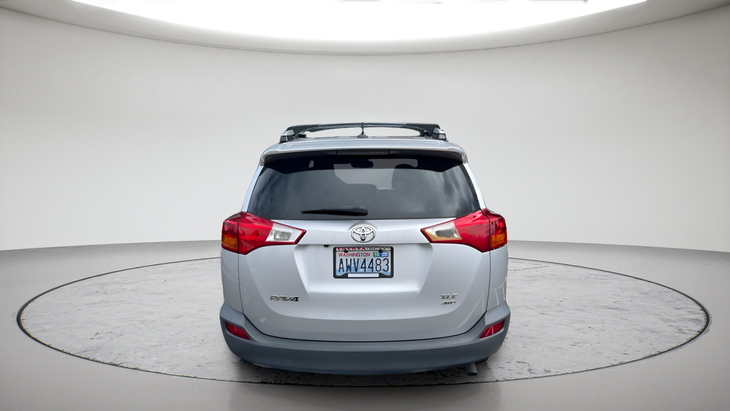 Used 2013 Classic Silver Metallic Toyota XLE image 4
