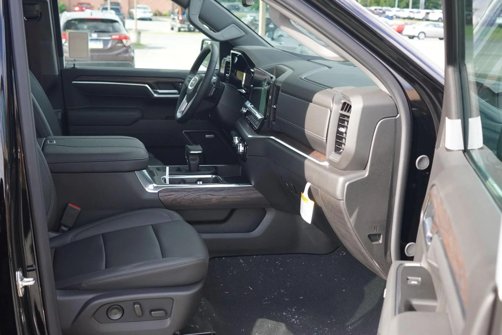 2026 GMC Sierra 1500 SLT - Photo 25