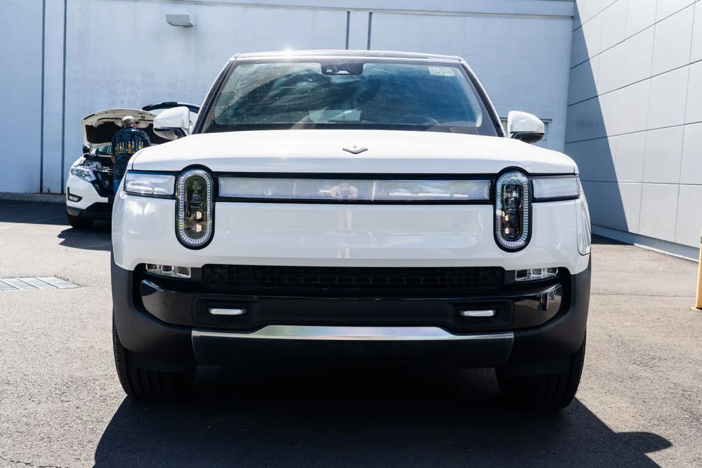 Used 2024 Rivian R1S Adventure with VIN 7PDSGABAXRN043995 for sale in Beaverton, OR