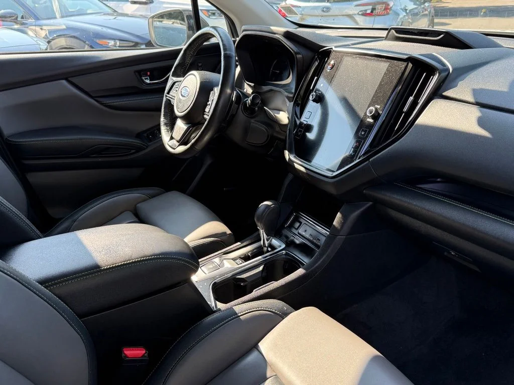 Used 2023 Crystal White Pearl Subaru Onyx Edition image 35