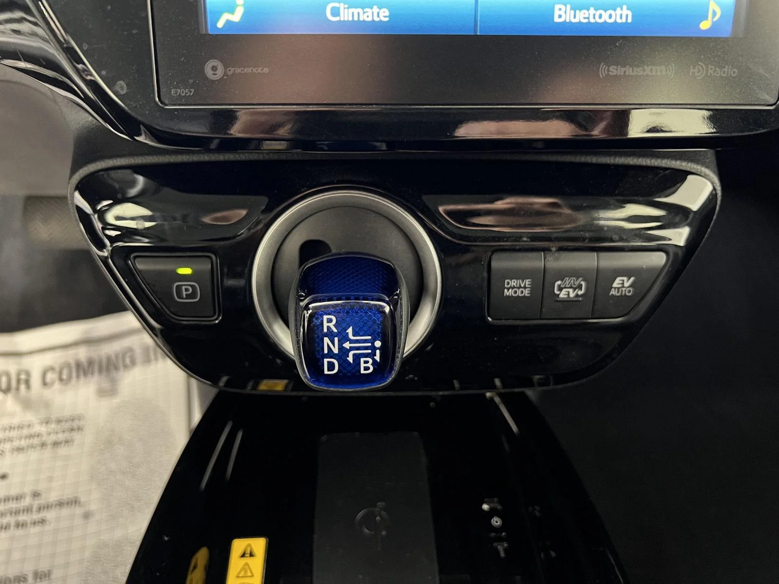 Used 2022 Wind Chill Pearl Toyota XLE image 22