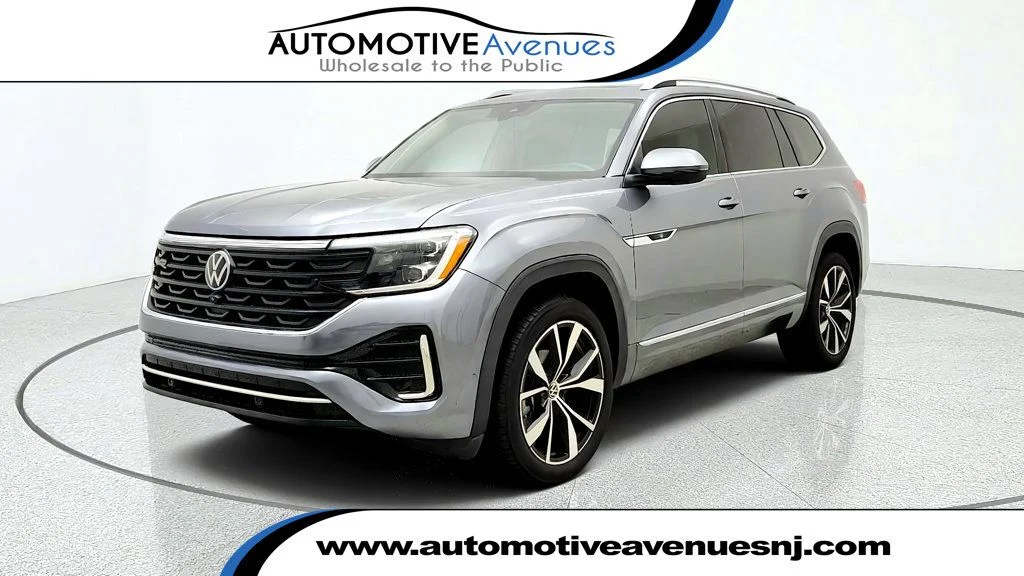 Used 2024 Platinum Gray Metallic Volkswagen 2.0T SEL Premium R-Line 4MOTION image 1