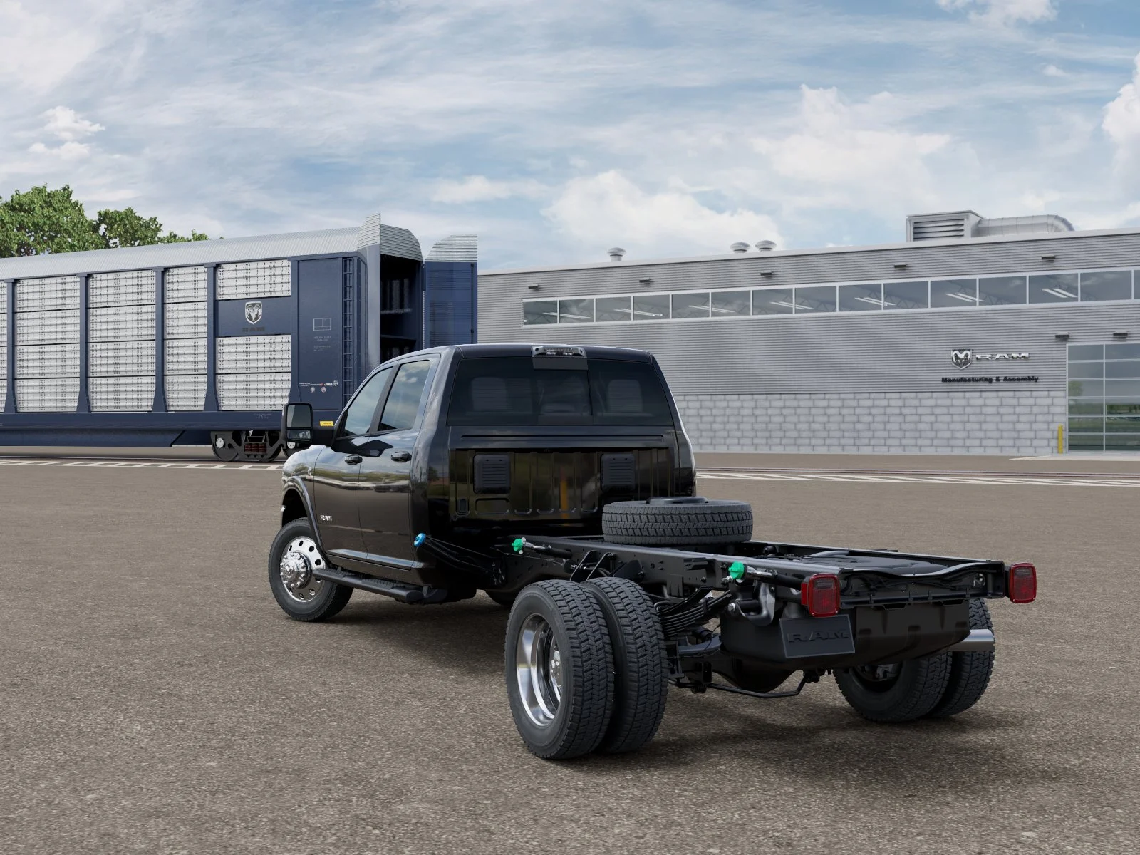 New 2026 Diamond Black Crystal Pearl-Coat Exterior Paint RAM TRADESMAN image 3