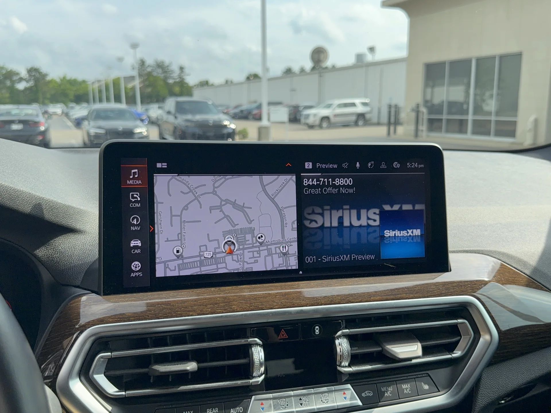 Used 2022 MINERAL WHITE BMW xDrive30i image 15