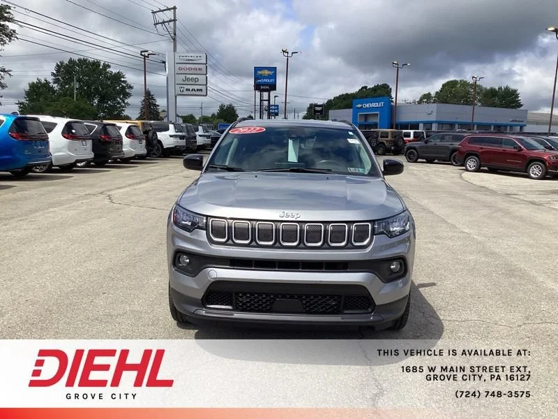 Used 2022 Jeep Compass Latitude Lux with VIN 3C4NJDFB9NT109098 for sale in Grove City, PA