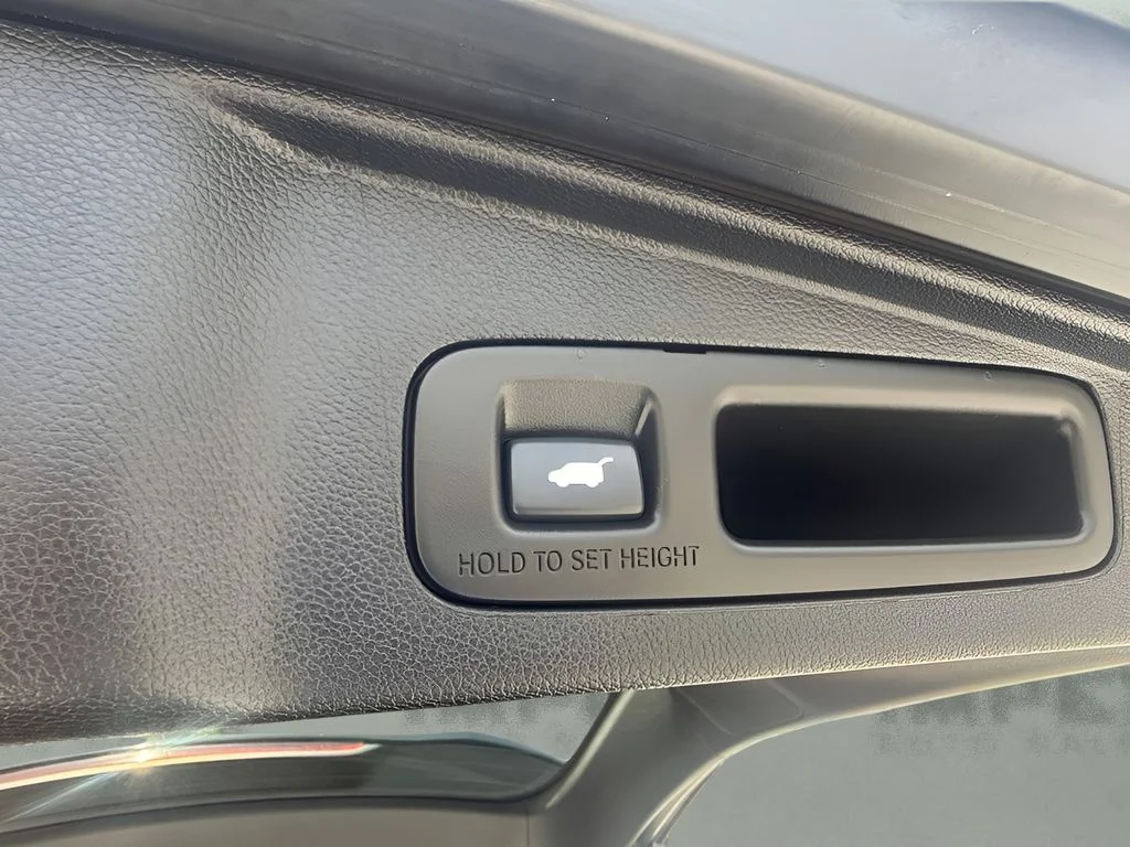 Used 2020  Honda Touring image 20