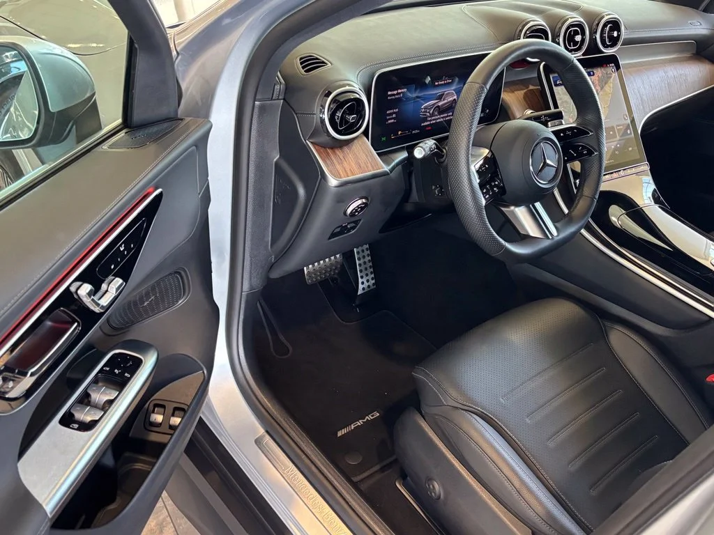 Used 2025 Silver Mercedes-Benz GLC 350e image 15