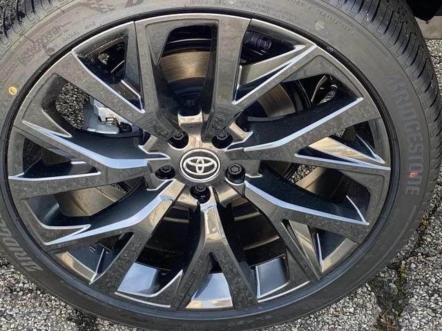 New 2026 Oxygen White Toyota Limited image 6