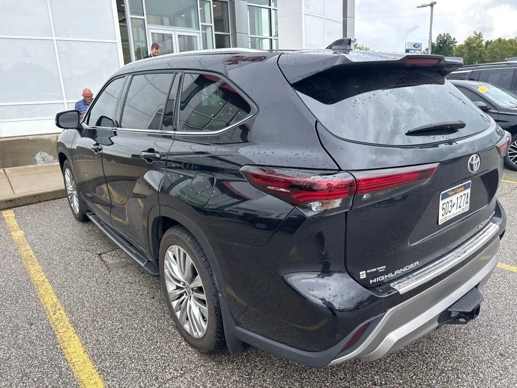 Used 2025 Black Toyota Platinum image 40