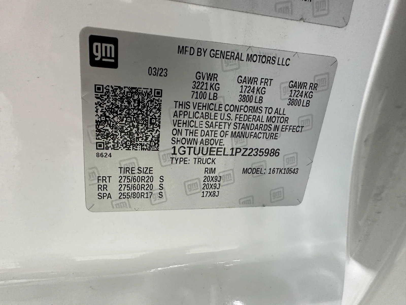 Used 2023 SUMMIT WHITE GMC AT4 image 32