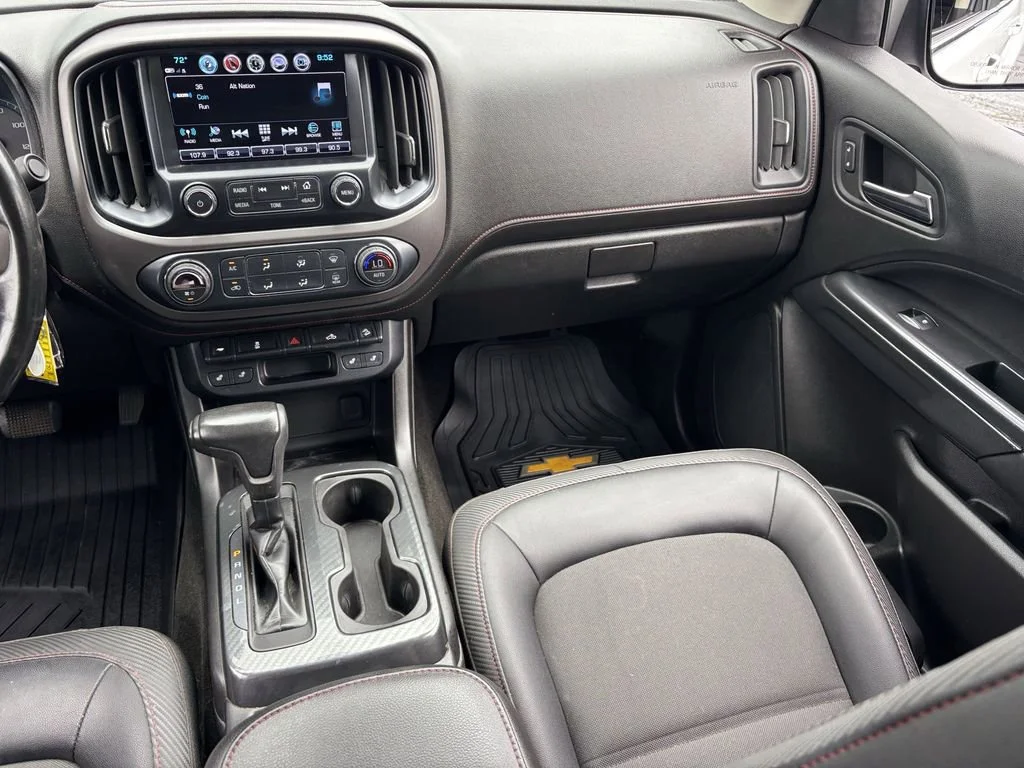Used 2018 SUMMIT WHITE GMC 4WD All Terrain w/Cloth image 20