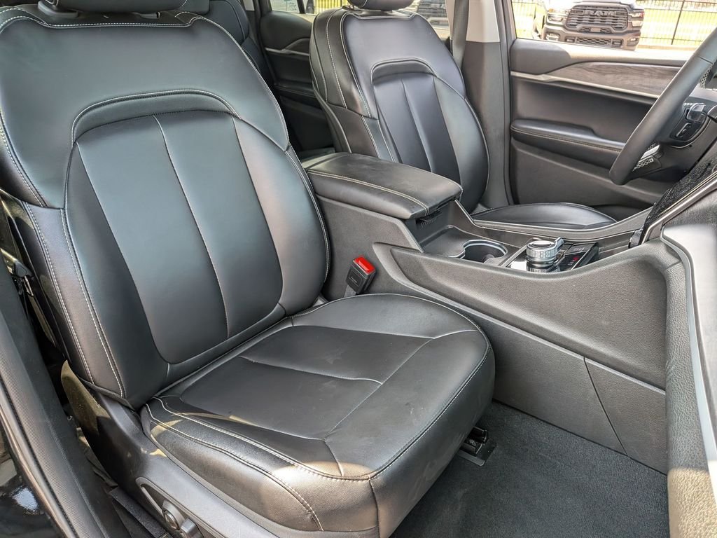 Used 2024 Black Jeep Limited image 31