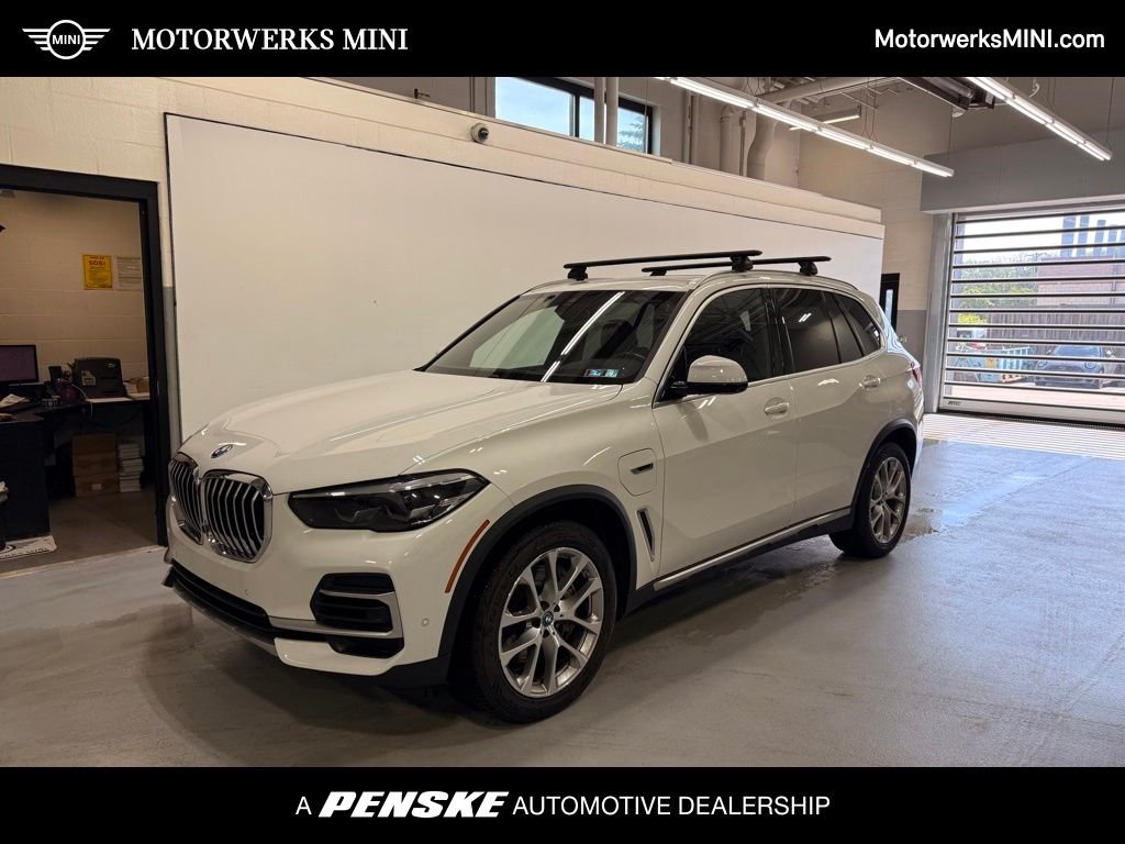 2022 BMW X5 xDrive45e's photo