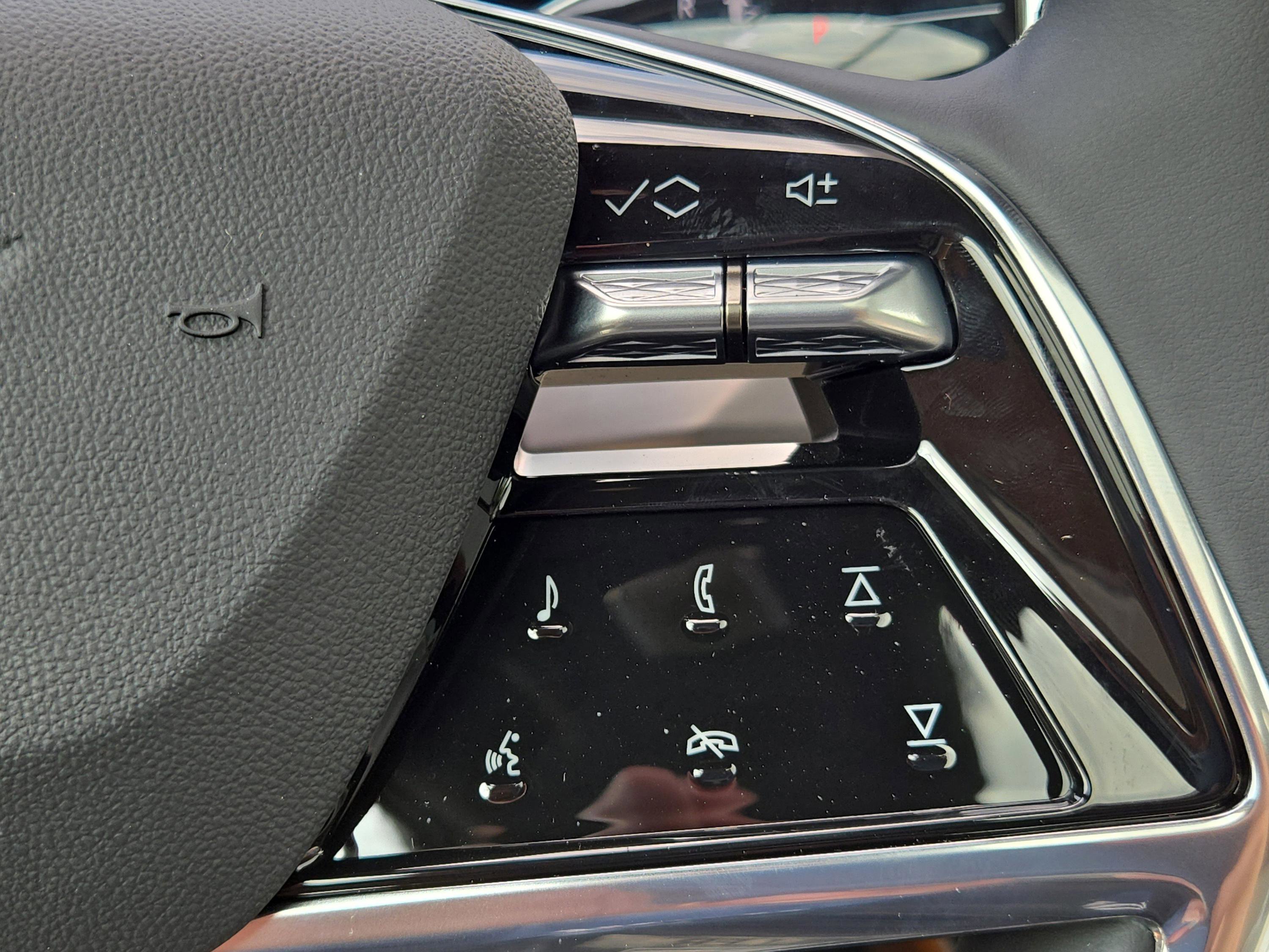 2026 Cadillac VISTIQ Sport - Photo 28