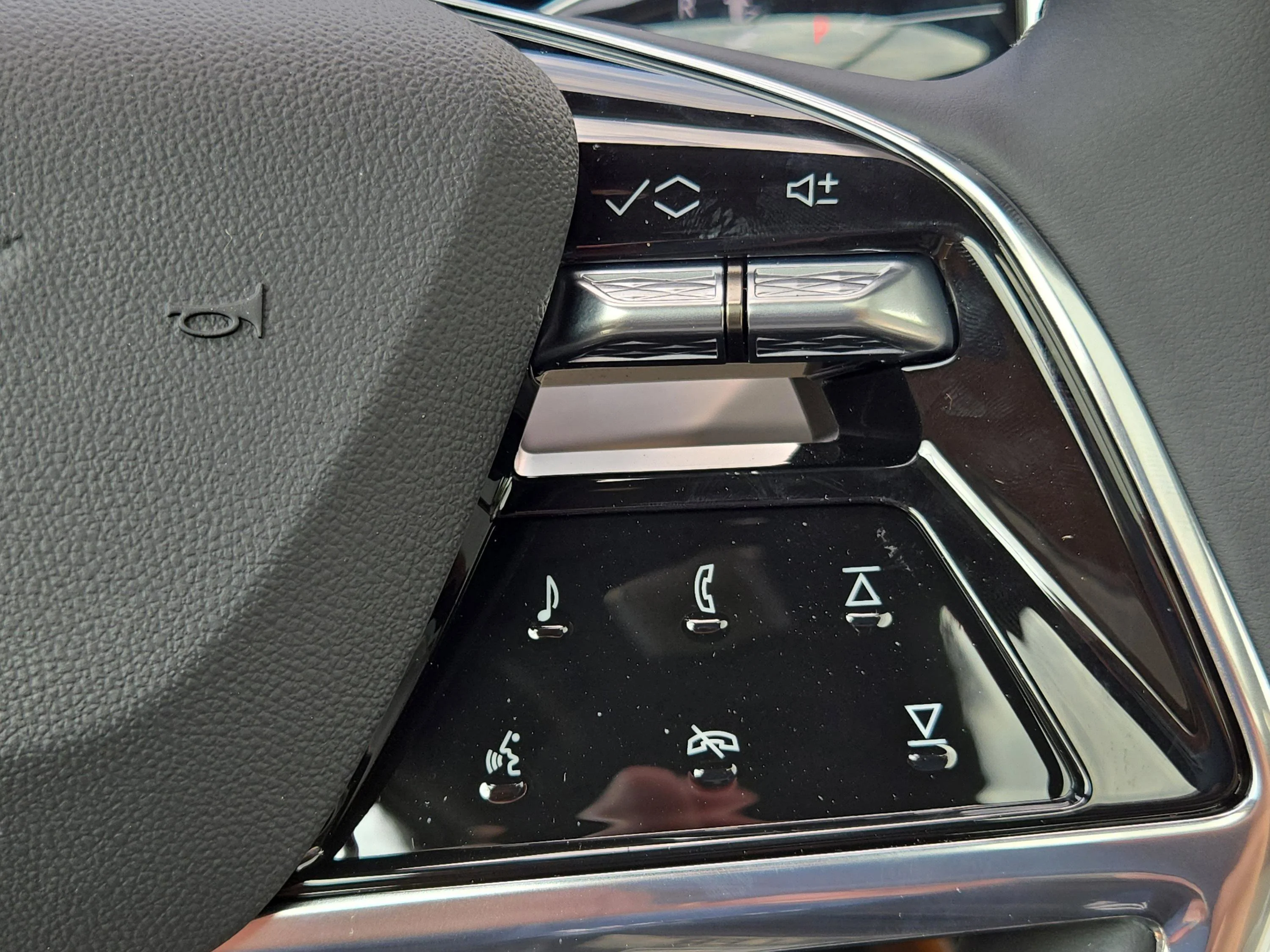 2026 Cadillac VISTIQ Sport - Photo 27