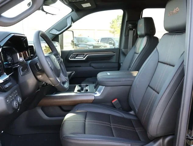 2026 Chevrolet Silverado 2500 HD High Country - Photo 10