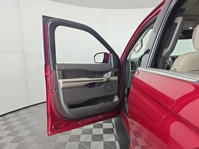 Used 2018 Ruby Red Metallic Ford XLT image 23