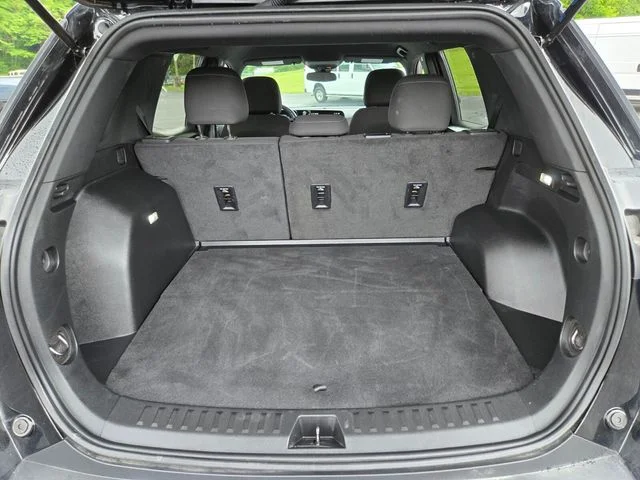 Used 2025 Black Chevrolet LT image 18