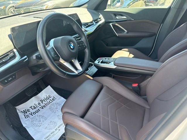 Used 2023 White BMW xDrive28i image 9