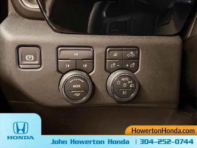 Used 2025 White Chevrolet LT image 19