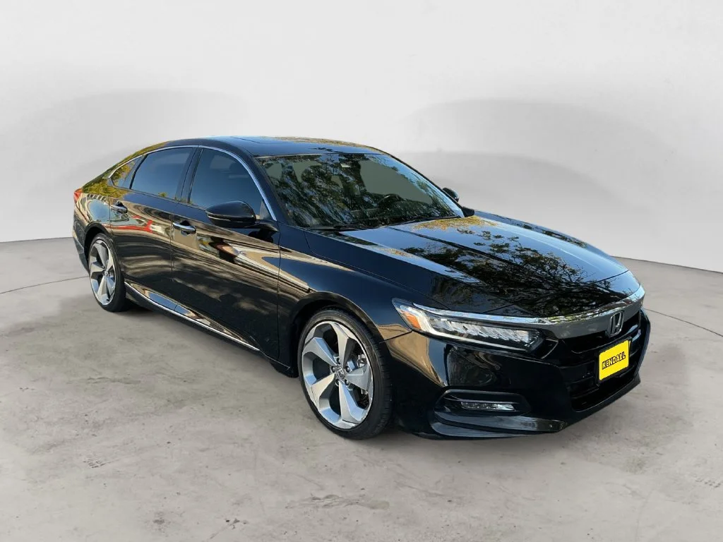 Used 2018 Black Honda Touring image 5