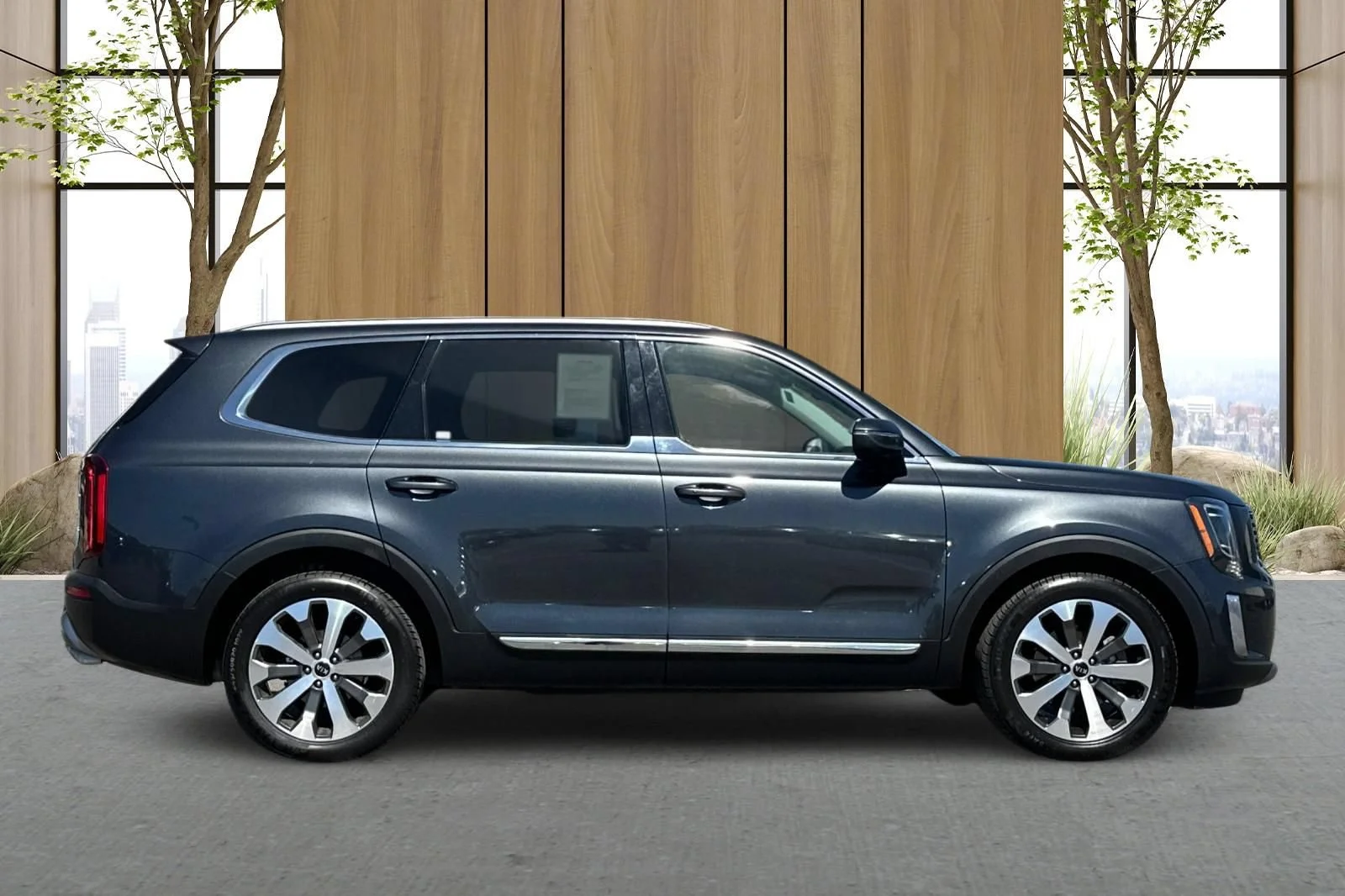 Used 2021  Kia EX image 3